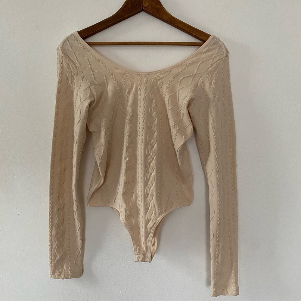 GILLY HICKS SEAMLESS CABLE KNIT BODYSUIT